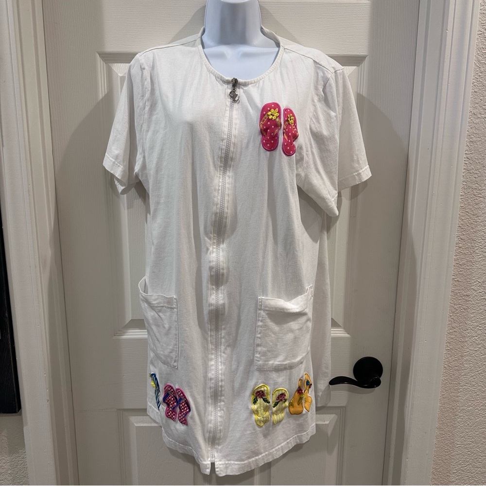 CZ Vintage White Zip-Up Coverup with Colorful Flip-Flop Patches Large - Picture 2 of 9